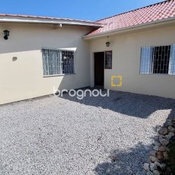 Casa com 65m², 2 quartos, 1 garagem, no bairro Campeche em Florianópolis