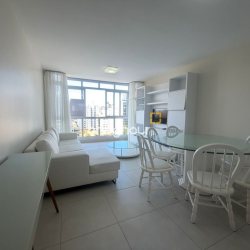 Apartamento com 78m², 3 quartos (sendo 1 suíte), 1 garagem, no bairro Centro em Florianópolis