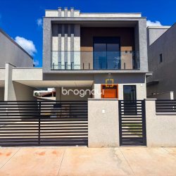 Casa com 157m², 3 quartos (sendo 1 suíte), 1 garagem, no bairro Rio Vermelho em Florianópolis