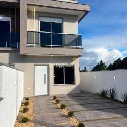 Casa com 154m², 3 quartos (sendo 1 suíte), 2 garagens, no bairro Rio Vermelho em Florianópolis