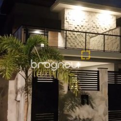 Casa com 162m², 3 quartos (sendo 3 suítes), 2 garagens, no bairro Rio Tavares em Florianópolis
