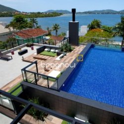 Apartamento com 103m², 2 quartos (sendo 1 suíte), 2 garagens, no bairro Lagoa da Conceição em Florianópolis