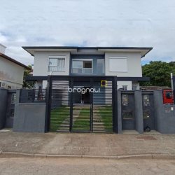 Casa com 123m², 3 quartos (sendo 1 suíte), 1 garagem, no bairro Campeche em Florianópolis