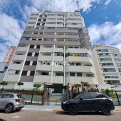 Apartamento com 100m², 3 quartos (sendo 1 suíte), 1 garagem, no bairro Balneário em Florianópolis