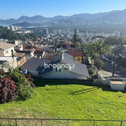 Terreno com 540m², no bairro Trindade em Florianópolis