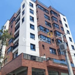 Apartamento com 99m², 3 quartos (sendo 1 suíte), 2 garagens, no bairro Coqueiros em Florianópolis