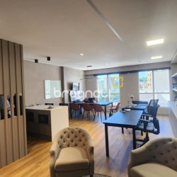 Sala com 42m², 2 garagens, no bairro Itacorubi em Florianópolis