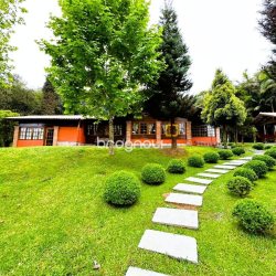 Sítio com 240m², 4 quartos (sendo 2 suítes), 4 garagens, no bairro Rio dos Bugres em Rancho Queimado