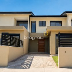 Casa com 130m², 4 quartos (sendo 1 suíte), 2 garagens, no bairro Campeche em Florianópolis