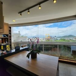 Apartamento com 113m², 3 quartos (sendo 1 suíte), 2 garagens, no bairro João Paulo em Florianópolis