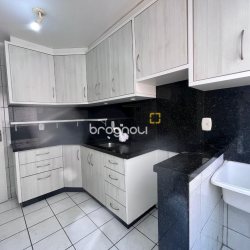 Apartamento com 54m², 2 quartos, 1 garagem, no bairro Roçado em São José