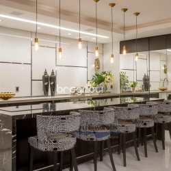 Apartamento com 417m², 3 quartos (sendo 3 suítes), 3 garagens, no bairro Jurerê Internacional em Florianópolis