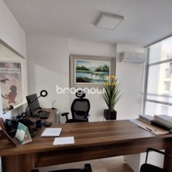 Sala com 95m², 1 garagem, no bairro Centro em Florianópolis