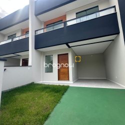Casa com 145m², 3 quartos (sendo 2 suítes), 2 garagens, no bairro Forquilhas em São José