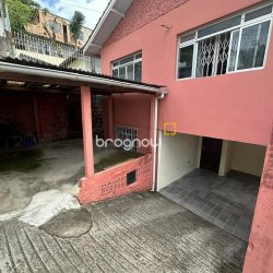 Casa com 175m², 6 quartos, 2 garagens, no bairro Beiramar em Florianópolis