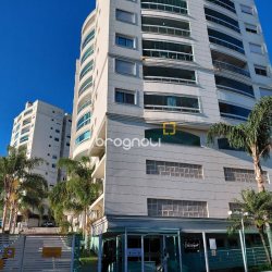 Apartamento com 77m², 2 quartos (sendo 1 suíte), 2 garagens, no bairro Itacorubi em Florianópolis