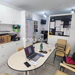 Sala com 32m², no bairro Centro em Florianópolis