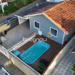 Casa com 63m², 3 quartos, 3 garagens, no bairro Forquilhas em São José