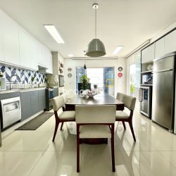 Cobertura com 224m², 3 quartos (sendo 1 suíte), 2 garagens, no bairro Ingleses em Florianópolis