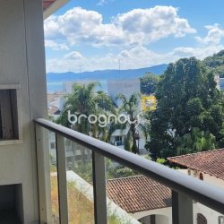 Apartamento com 106m², 2 quartos (sendo 2 suítes), 2 garagens, no bairro João Paulo em Florianópolis