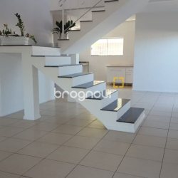 Casa com 102m², 2 quartos (sendo 2 suítes), 2 garagens, no bairro Campeche em Florianópolis