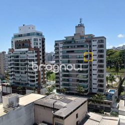 Apartamento com 108m², 4 quartos (sendo 1 suíte), 2 garagens, no bairro Beiramar em Florianópolis