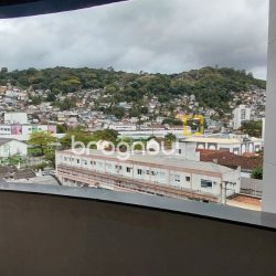 Apartamento com 93m², 3 quartos (sendo 1 suíte), 1 garagem, no bairro Centro em Florianópolis