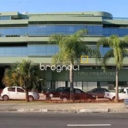 Sala com 63m², 2 garagens, no bairro Centro em Florianópolis