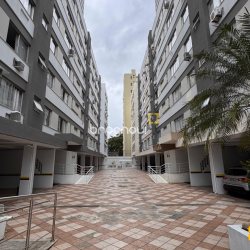 Apartamento com 104m², 3 quartos (sendo 1 suíte), 1 garagem, no bairro Centro em Florianópolis