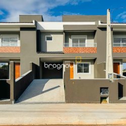 Casa com 150m², 3 quartos (sendo 1 suíte), 2 garagens, no bairro Campeche em Florianópolis