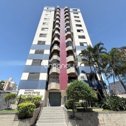 Apartamento com 76m², 2 quartos (sendo 1 suíte), 1 garagem, no bairro Centro em Florianópolis
