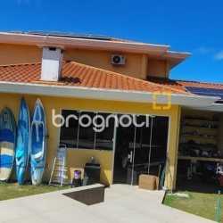 Casa com 270m², 4 quartos (sendo 4 suítes), 2 garagens, no bairro Rio Vermelho em Florianópolis