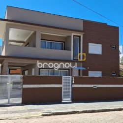 Casa com 257m², 6 quartos (sendo 2 suítes), 2 garagens, no bairro Ingleses em Florianópolis