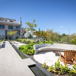 Apartamento com 96m², 2 quartos (sendo 2 suítes), 2 garagens, no bairro João Paulo em Florianópolis