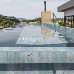 Apartamento com 61m², 2 quartos (sendo 1 suíte), 1 garagem, no bairro Ribeirão da Ilha em Florianópolis