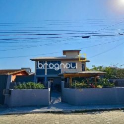 Casa com 281m², 3 quartos (sendo 3 suítes), 3 garagens, no bairro Campeche em Florianópolis