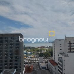 Sala com 42m², no bairro Centro em Florianópolis