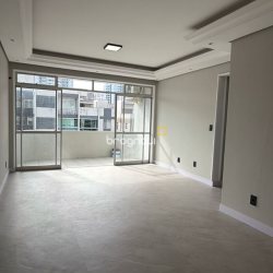 Apartamento com 91m², 2 quartos (sendo 1 suíte), 1 garagem, no bairro Kobrasol em São José