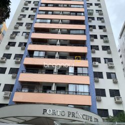 Apartamento com 81m², 3 quartos (sendo 1 suíte), 1 garagem, no bairro Centro em Florianópolis