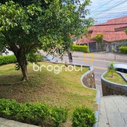 Casa com 288m², 4 garagens, no bairro Saco dos Limões em Florianópolis