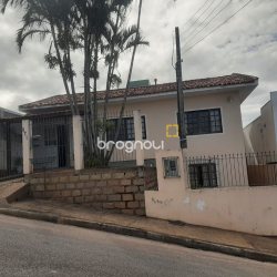 Casa com 150m², 3 quartos (sendo 1 suíte), 1 garagem, no bairro Serraria em São José
