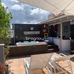 Apartamento com 186m², 4 quartos (sendo 1 suíte), 2 garagens, no bairro Jurerê Internacional em Florianópolis