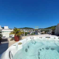 Cobertura com 224m², 3 quartos (sendo 3 suítes), 2 garagens, no bairro Jurerê Internacional em Florianópolis