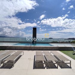 Apartamento com 148m², 3 quartos (sendo 3 suítes), 2 garagens, no bairro Jurerê em Florianópolis