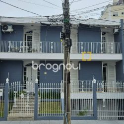 Casa com 316m², 4 quartos (sendo 2 suítes), 2 garagens, no bairro Estreito em Florianópolis