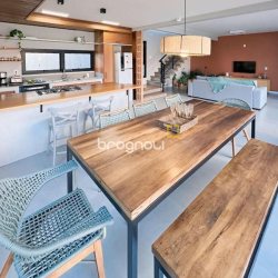 Casa de Condomínio com 239m², 3 quartos (sendo 1 suíte), 2 garagens, no bairro Campeche em Florianópolis