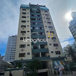 Apartamento com 70m², 2 quartos (sendo 1 suíte), 1 garagem, no bairro Campinas em São José