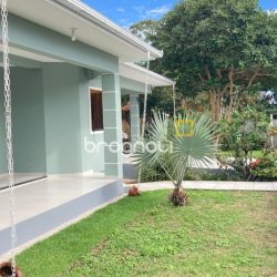 Casa com 130m², 3 quartos (sendo 1 suíte), 2 garagens, no bairro Campeche em Florianópolis