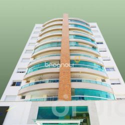 Apartamento com 85m², 3 quartos (sendo 1 suíte), 2 garagens, no bairro Estreito em Florianópolis