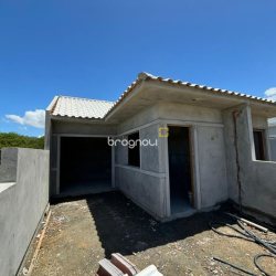Casa com 50m², 2 quartos, 2 garagens, no bairro Forquilhas em São José